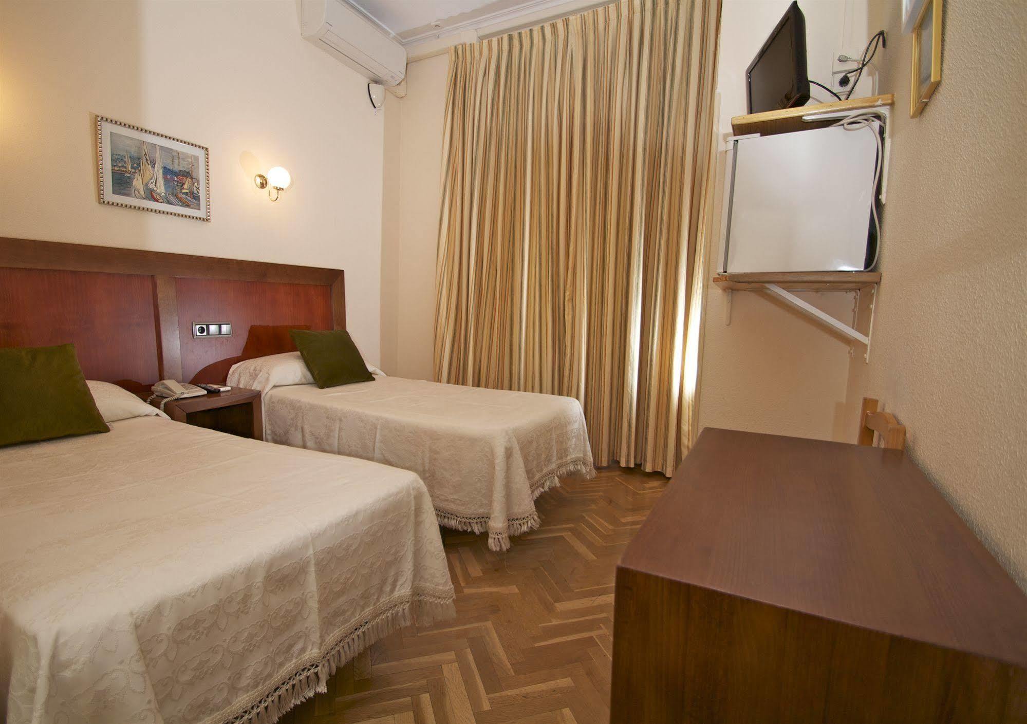 Hostal Greco Gran Via Мадрид Экстерьер фото