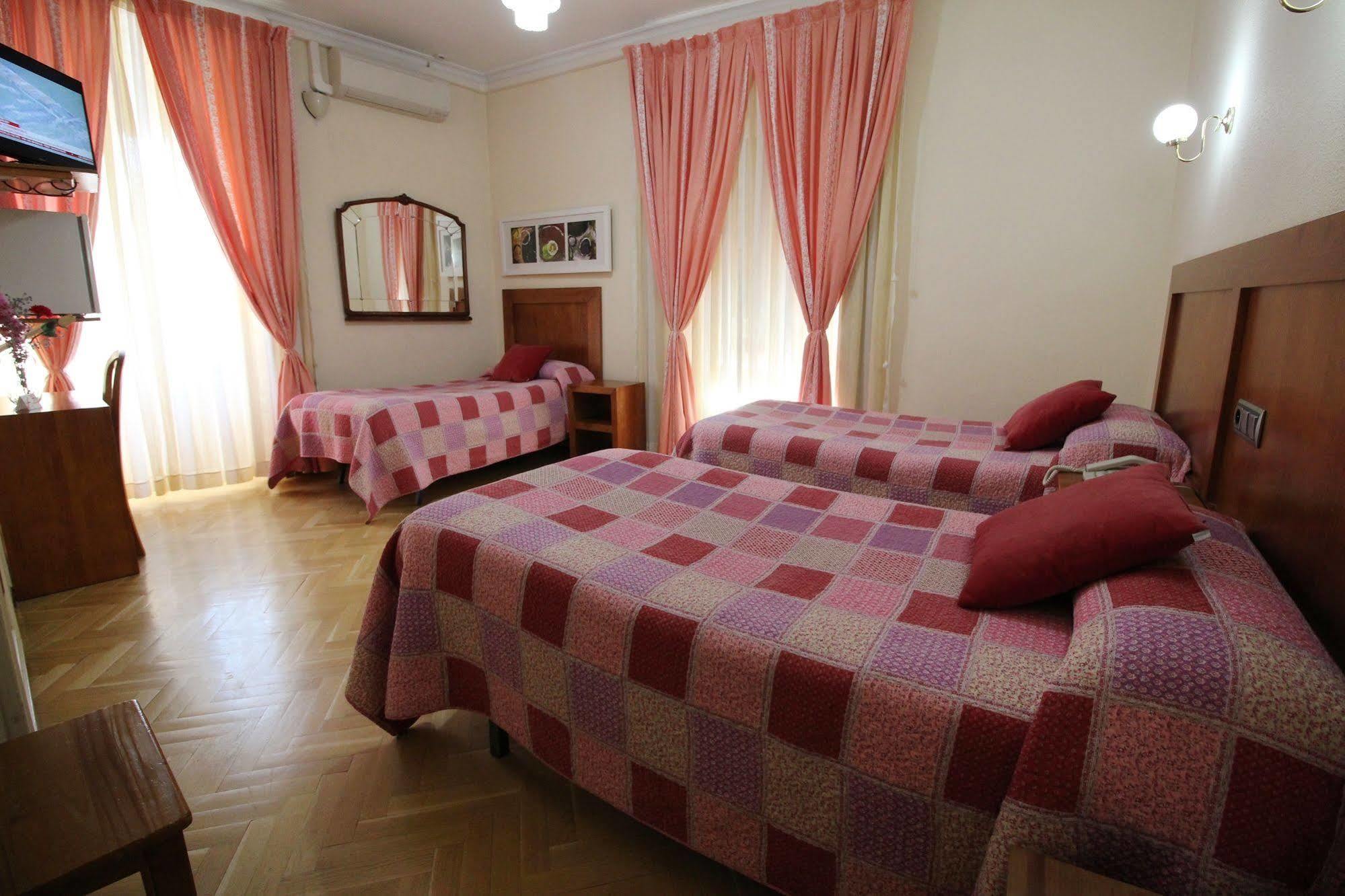 Hostal Greco Gran Via Мадрид Экстерьер фото